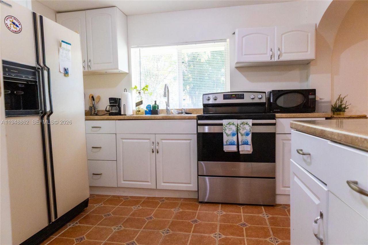 271 NE 154th St, Unit 1, Miami, FL 33162 Photo