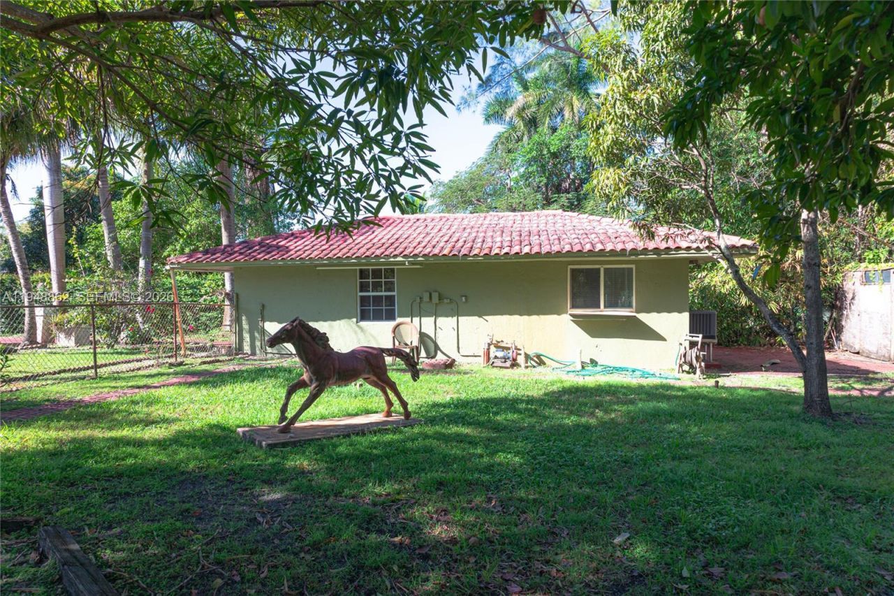 271 NE 154th St, Unit 1, Miami, FL 33162 Photo