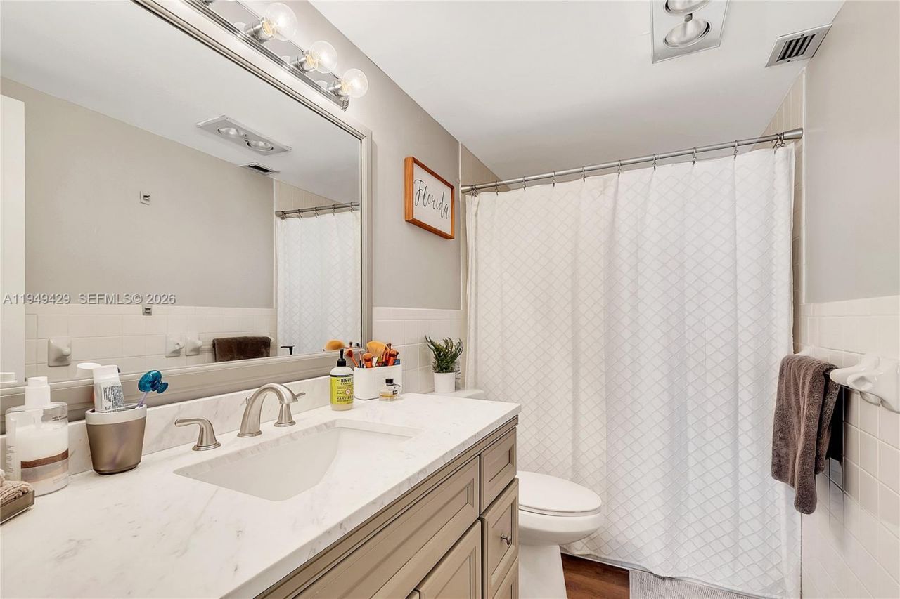 1701 S Ocean Dr, Unit 202, Hollywood, FL 33019 Photo