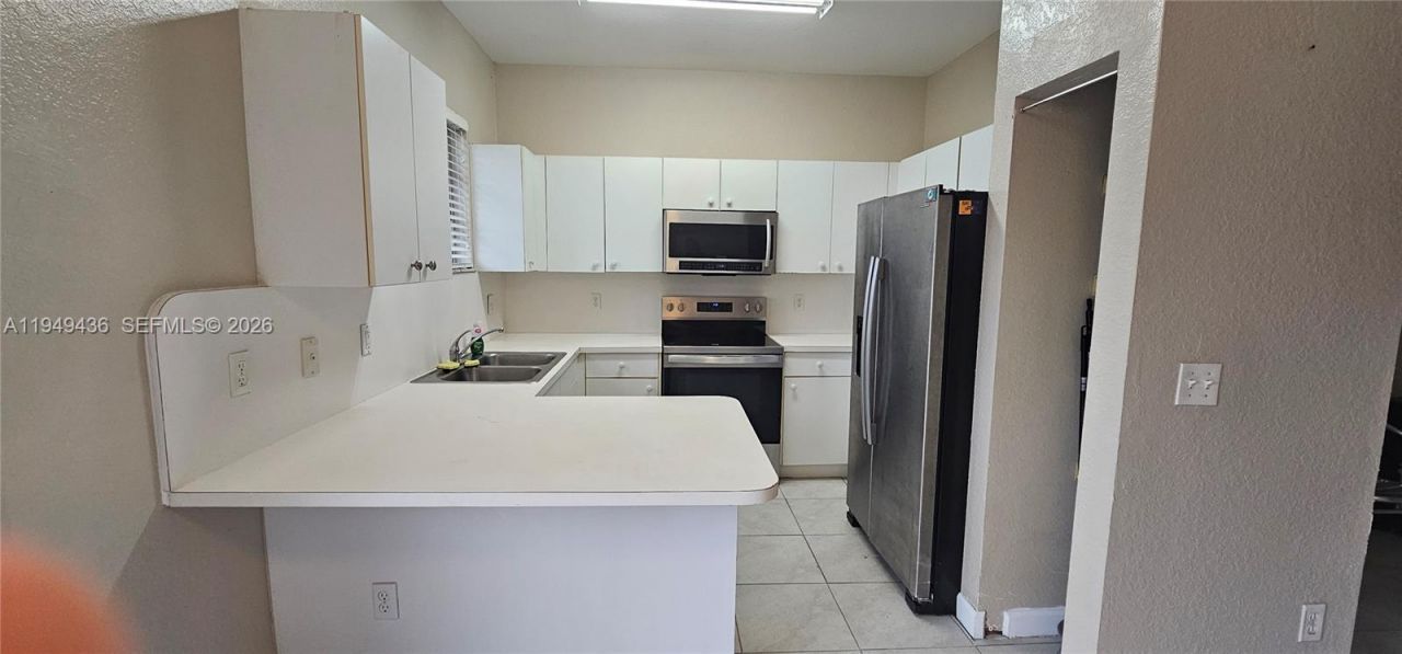2711 NE 4th St , Unit 204, Homestead, FL 33033 Photo