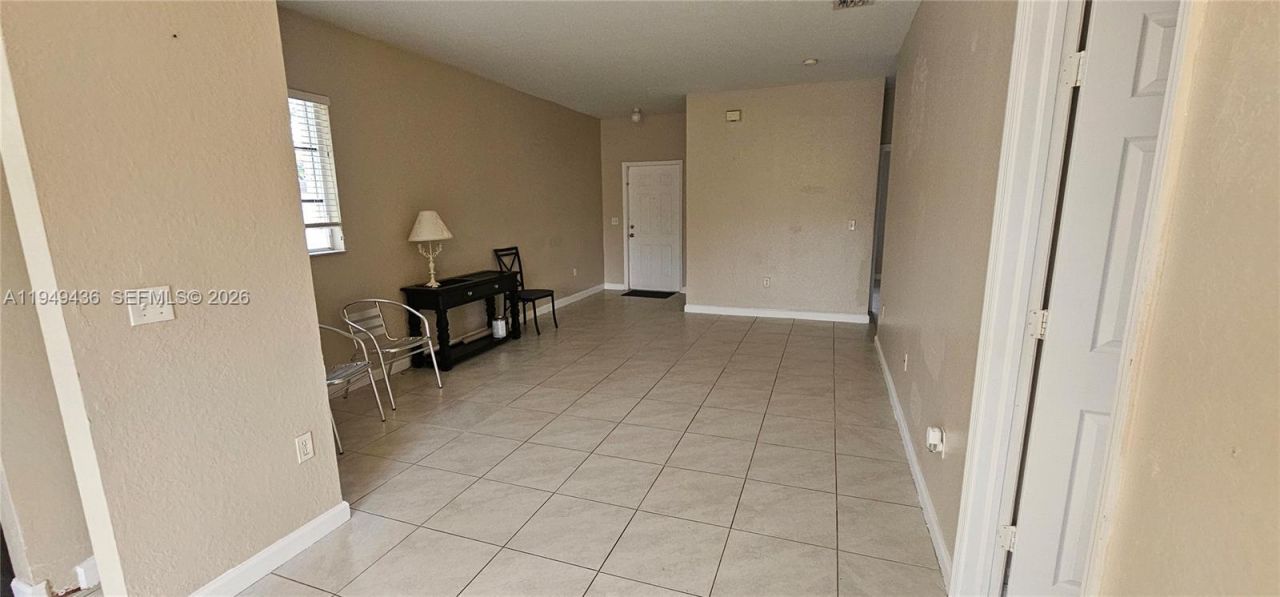 2711 NE 4th St , Unit 204, Homestead, FL 33033 Photo