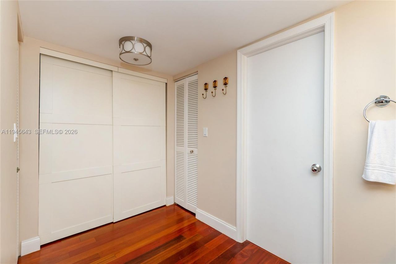 199 Ocean Lane Dr, Unit 807, Key Biscayne, FL 33149 Photo