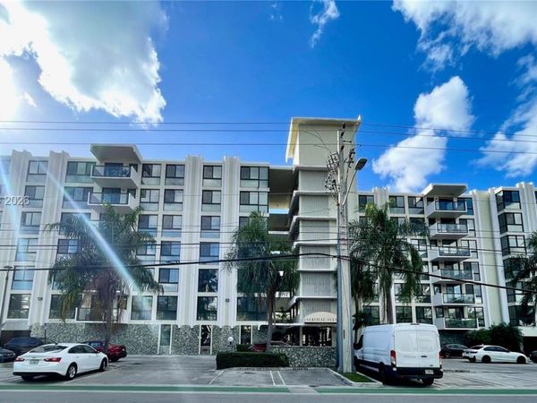 9800 W Bay Harbor Dr , Unit 404, Bay Harbor Islands, FL 33154