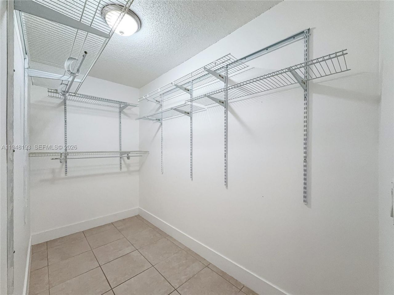 1950 W 54th St, Unit 412, Hialeah, FL 33012 Photo