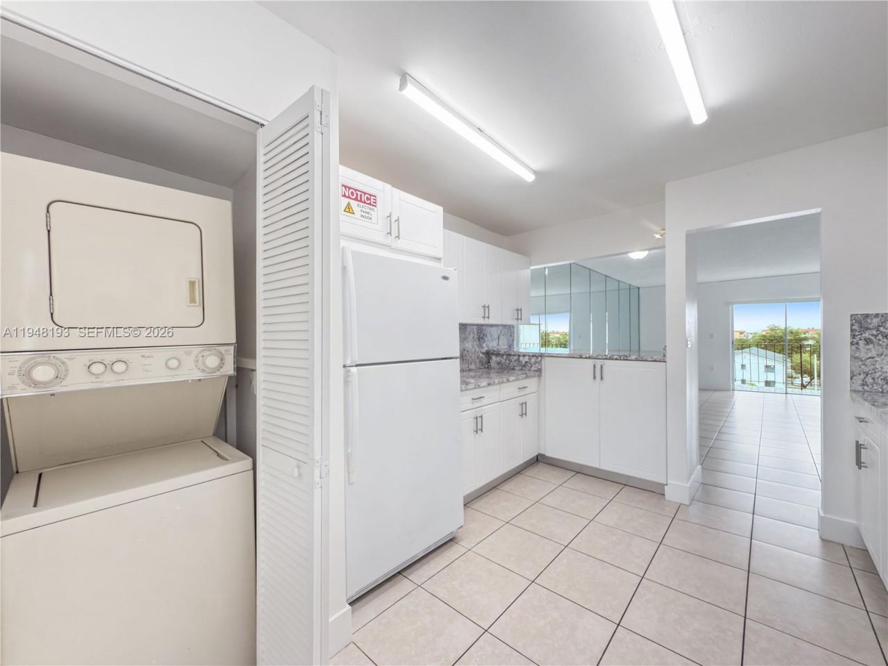 1950 W 54th St, Unit 412, Hialeah, FL 33012 Photo