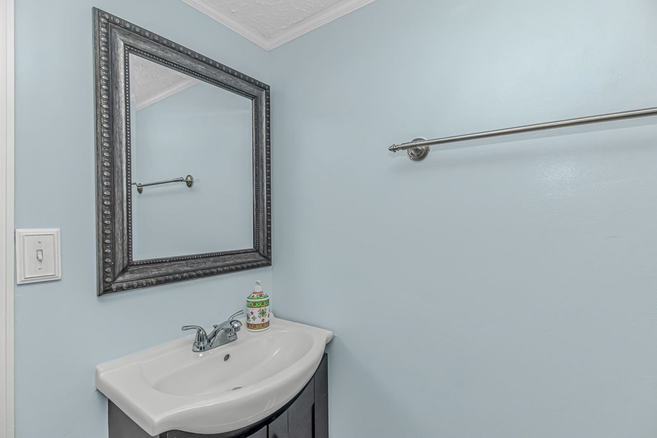 6001 - 5325 S Kings Hwy. Photo 10