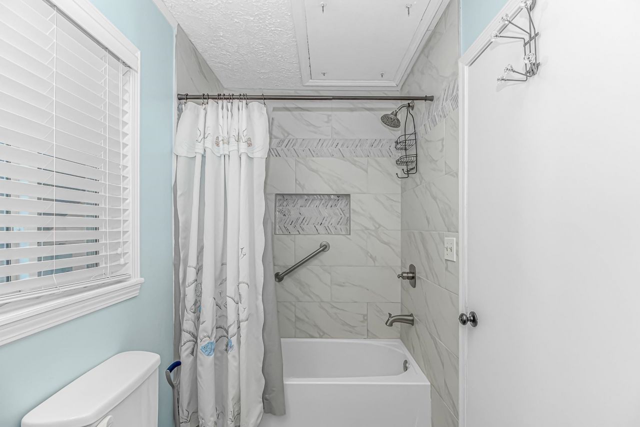 6001 - 5325 S Kings Hwy. Photo 15