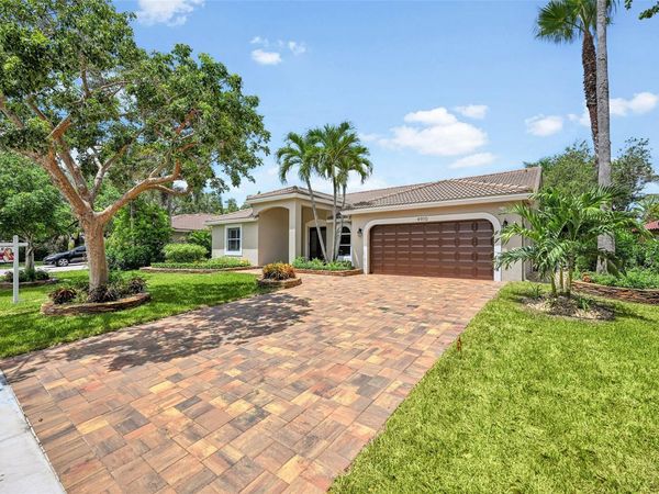 4910 NW 104th Avenue, Coral Springs, FL 33076