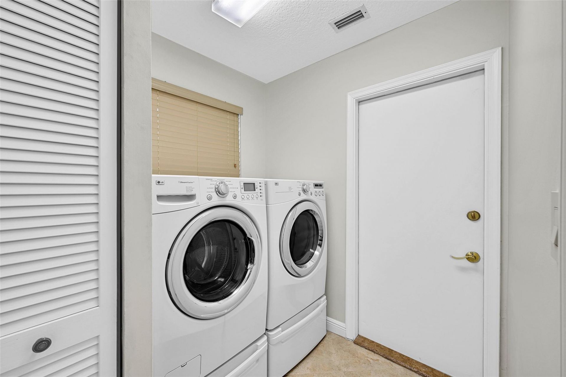 4910 NW 104th Avenue, Coral Springs, FL 33076 Photo