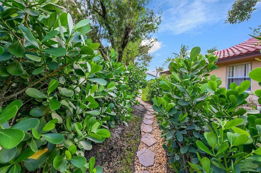 4910 NW 104th Ave, Coral Springs, FL 33076 Photo