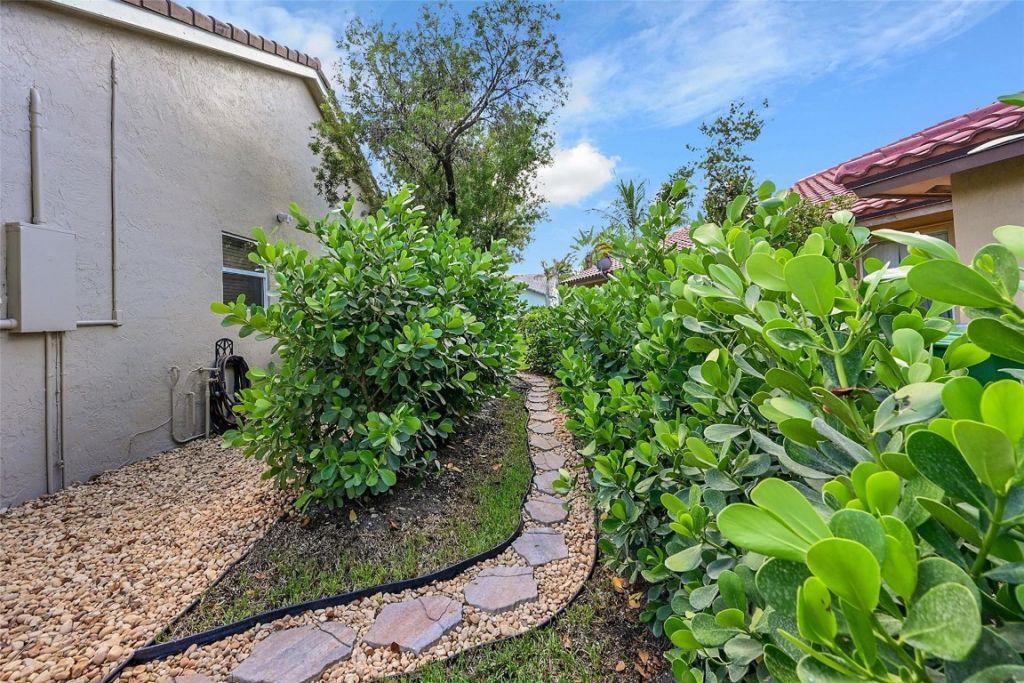 4910 NW 104th Ave, Coral Springs, FL 33076 Photo