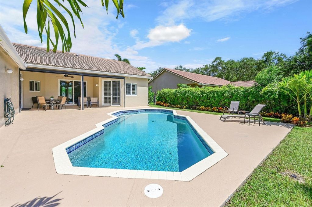 4910 NW 104th Ave, Coral Springs, FL 33076 Photo