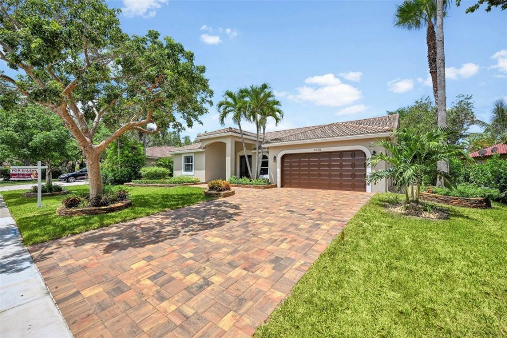 4910 NW 104th Avenue, Coral Springs, FL 33076 Photo