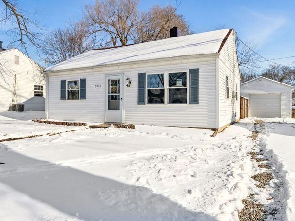 5216 N Roberts Road, Peoria Heights, IL 61616