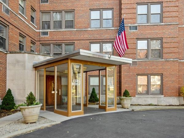 1585 Ridge Avenue, Unit 301, Evanston, IL 60201
