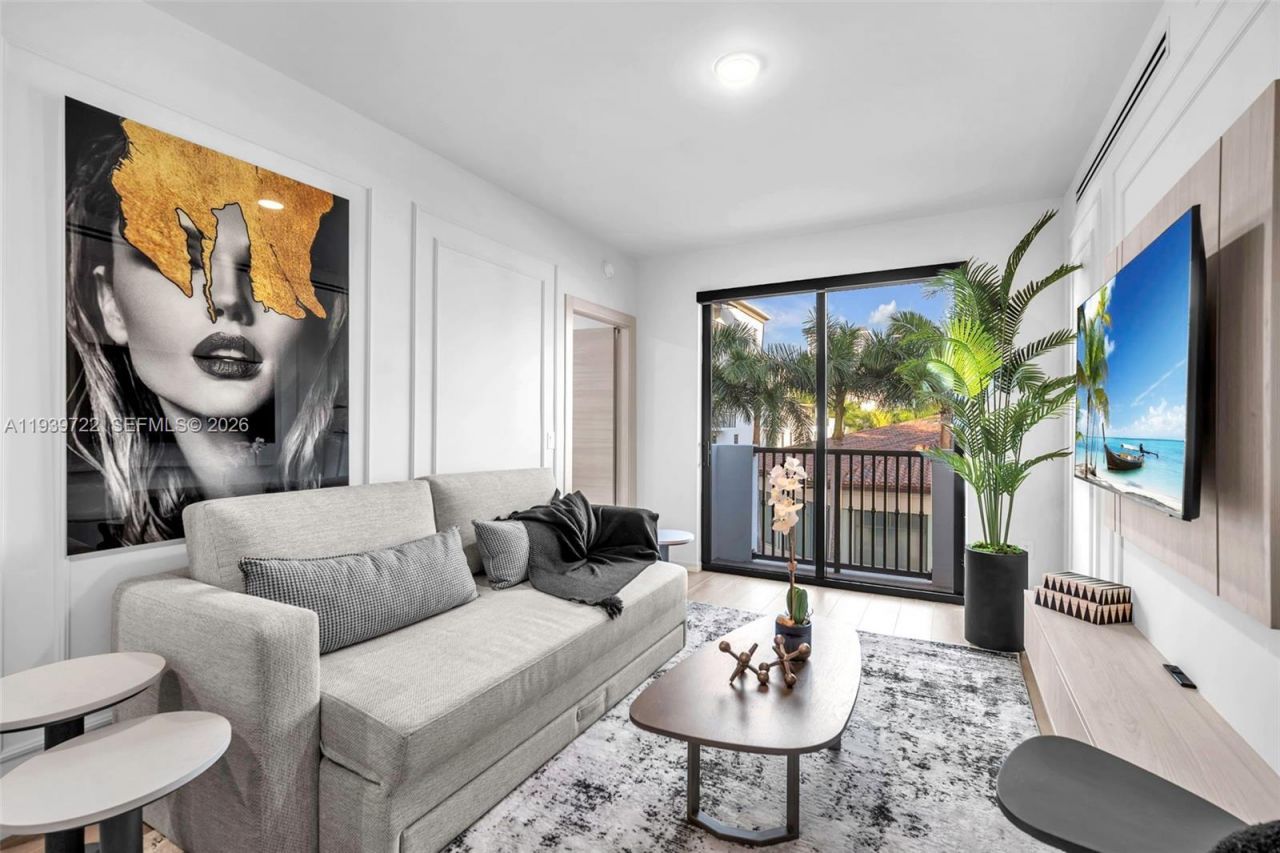 4220 Laguna St , Unit 505, Coral Gables, FL 33146 Photo