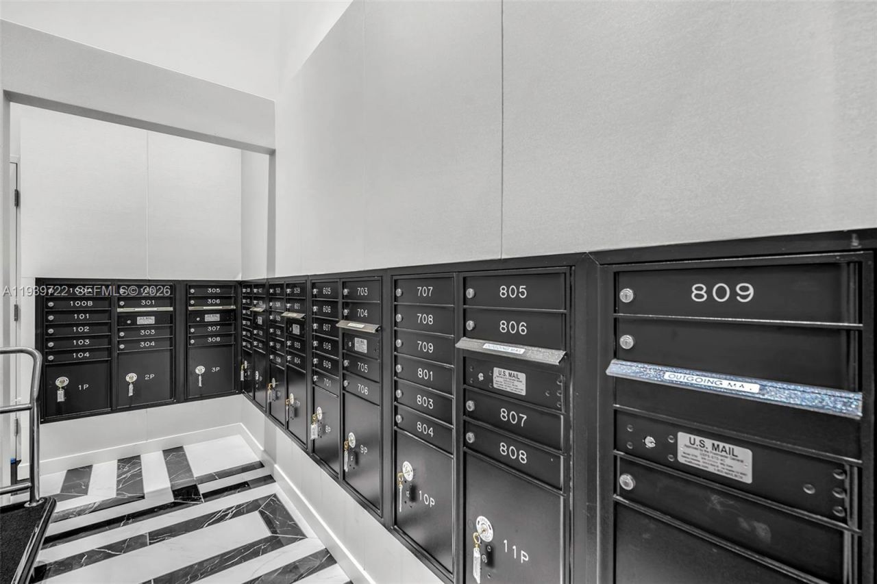 4220 Laguna St , Unit 505, Coral Gables, FL 33146 Photo