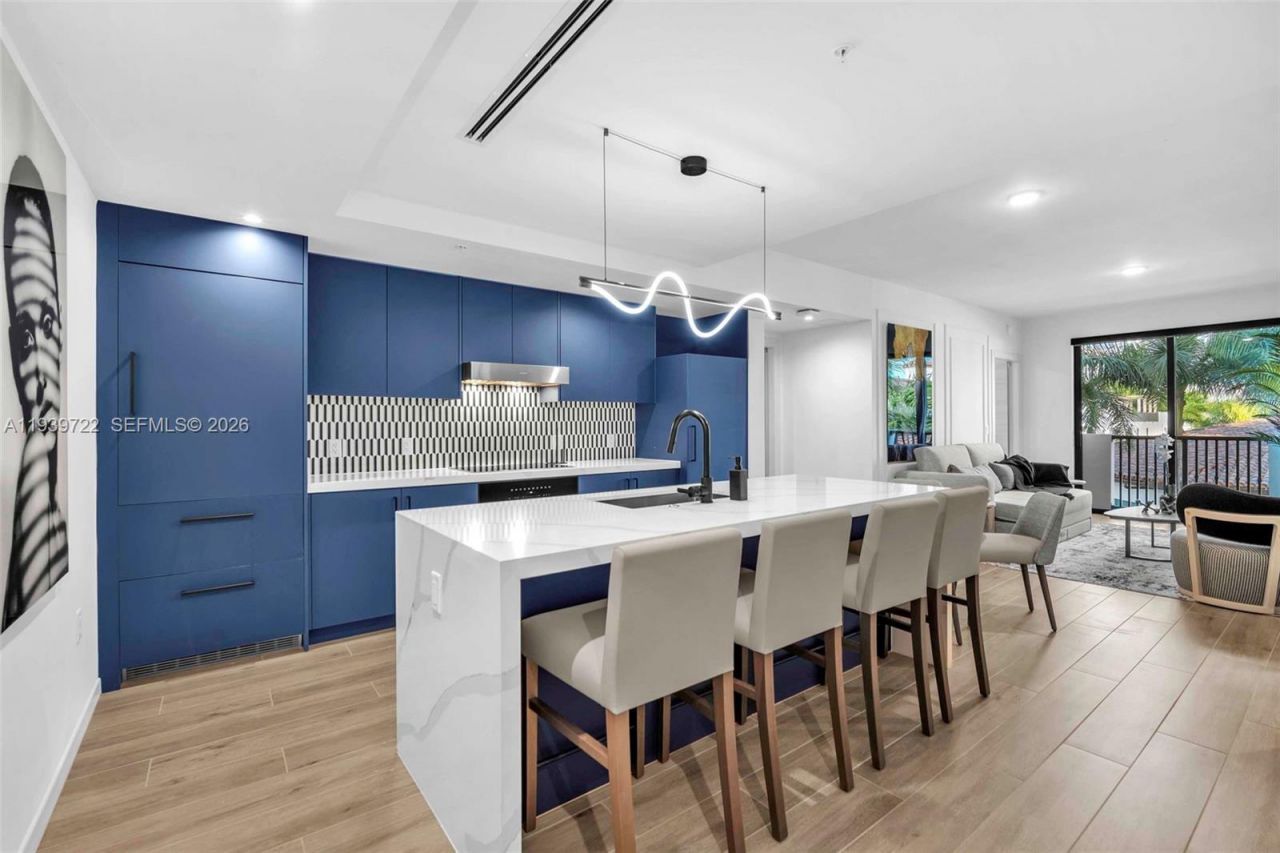 4220 Laguna St , Unit 505, Coral Gables, FL 33146 Photo