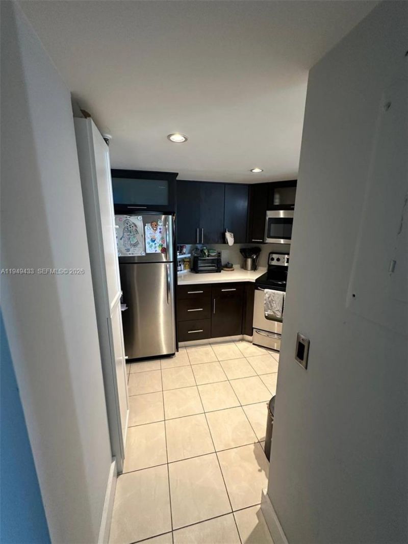 5880 Collins Ave , Unit 705, Miami Beach, FL 33140 Photo