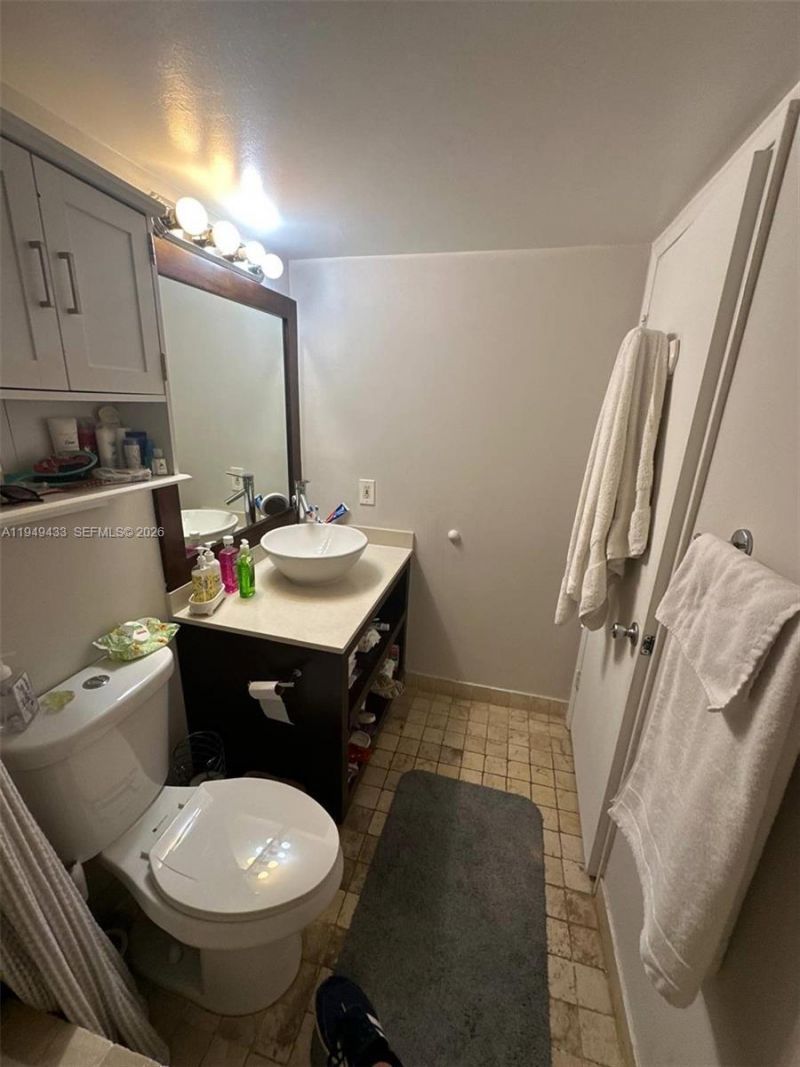 5880 Collins Ave , Unit 705, Miami Beach, FL 33140 Photo