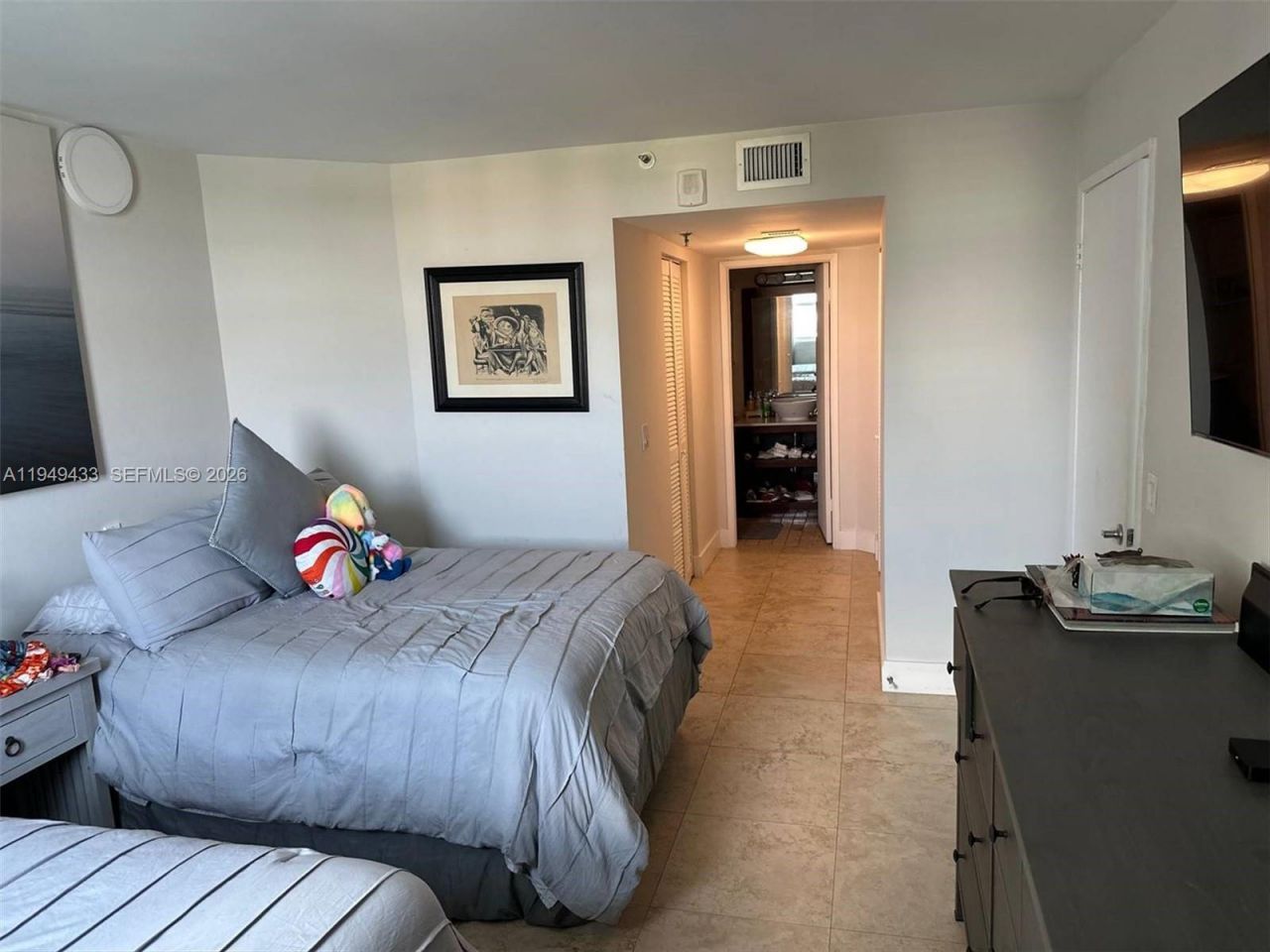 5880 Collins Ave , Unit 705, Miami Beach, FL 33140 Photo
