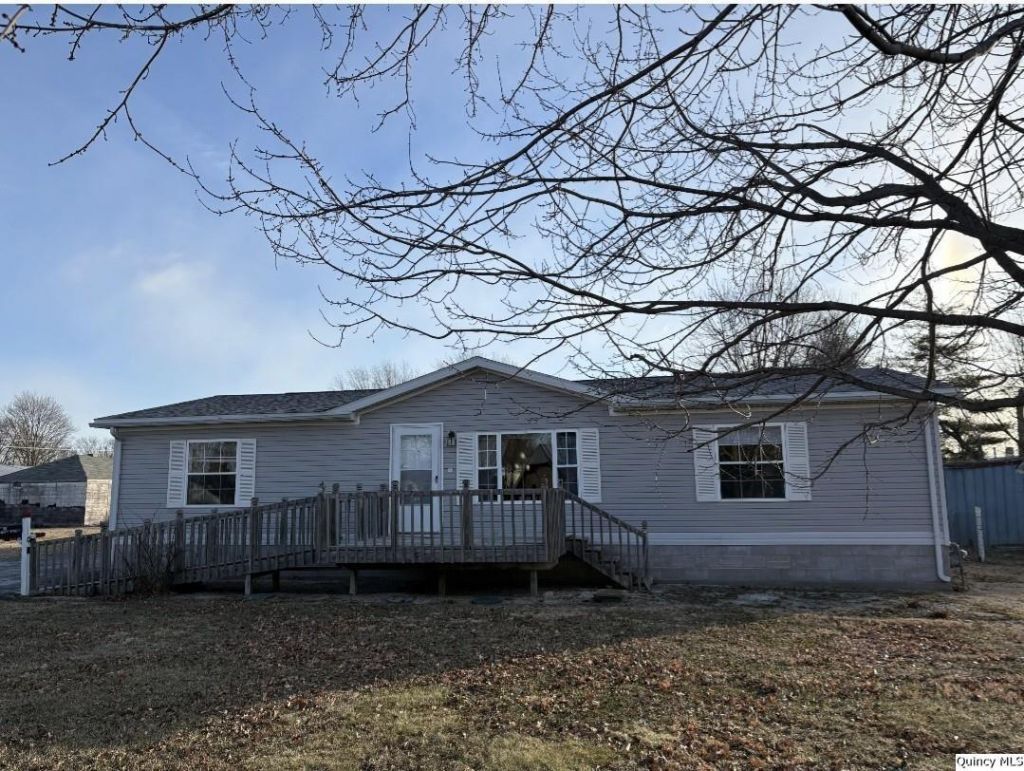 228 N Madison, Carthage, IL 62321 Main Photo