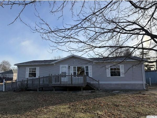 228 N Madison, Carthage, IL 62321