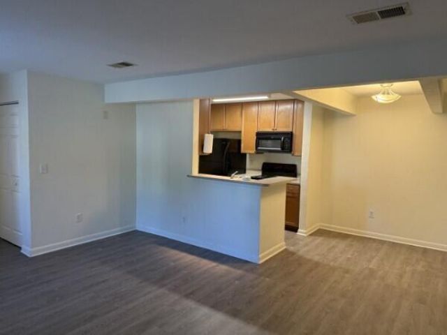 276 Alexandra Drive Photo 9