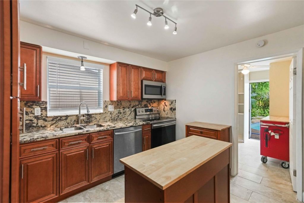 51 NE 49th Street, Fort Lauderdale, FL 33334 Photo