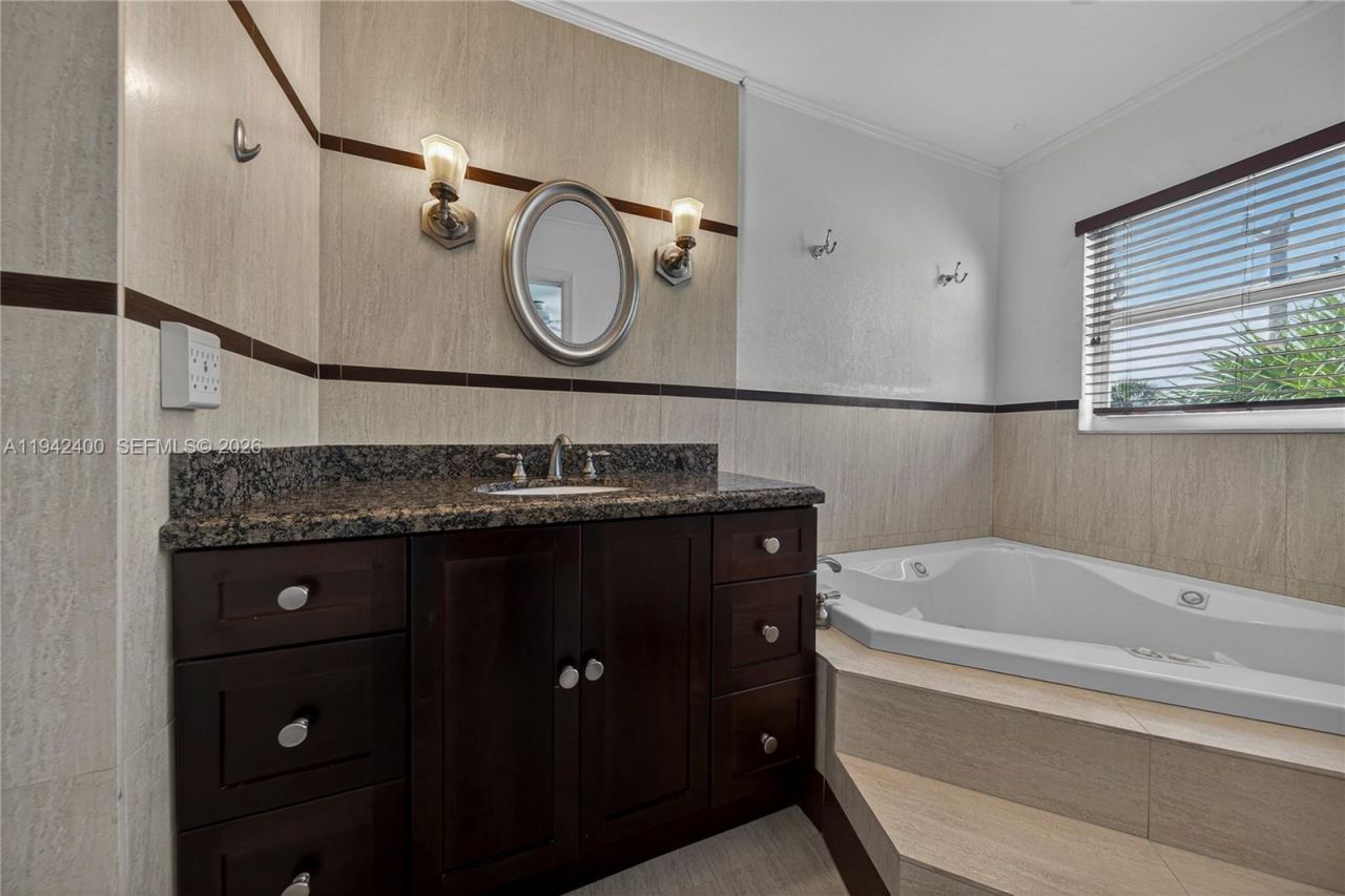 1194 Hillsboro Mile, Unit 12, Hillsboro Beach, FL 33062 Photo