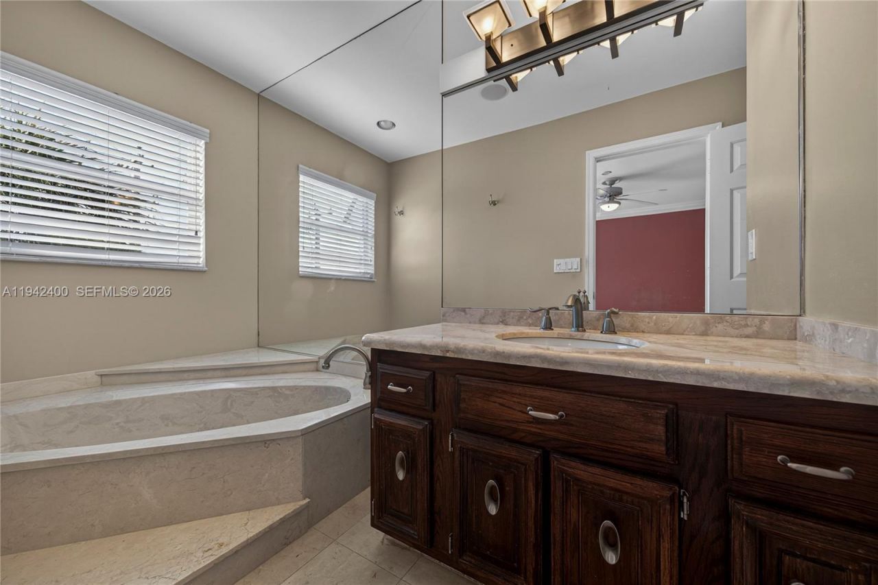 1194 Hillsboro Mile, Unit 12, Hillsboro Beach, FL 33062 Photo