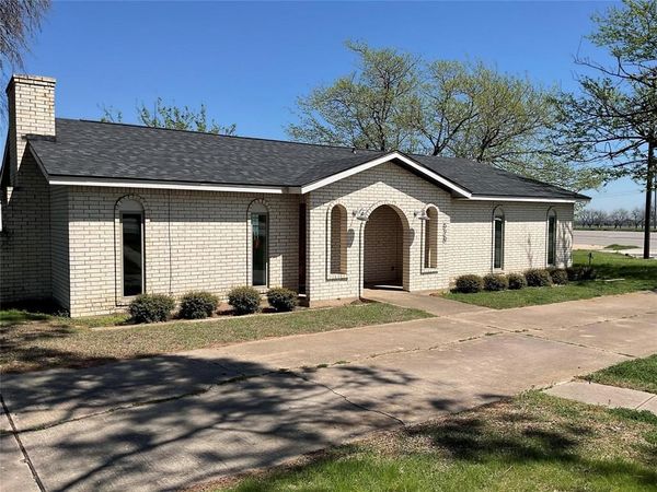 520 S Highway 377 , Pilot Point, TX 76258