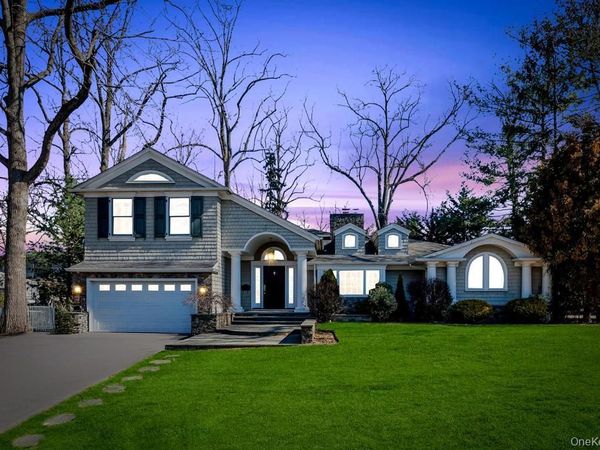 3 School House Lane, Great Neck, NY 11020