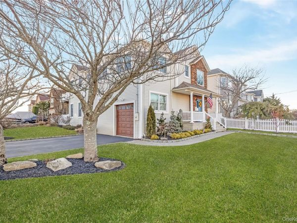 120 Neptune Place, Massapequa, NY 11758