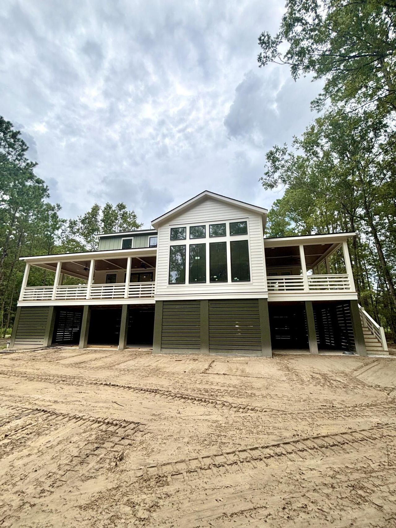 815 Yaupon Drive Photo 2