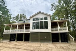 815 Yaupon Drive photo 4