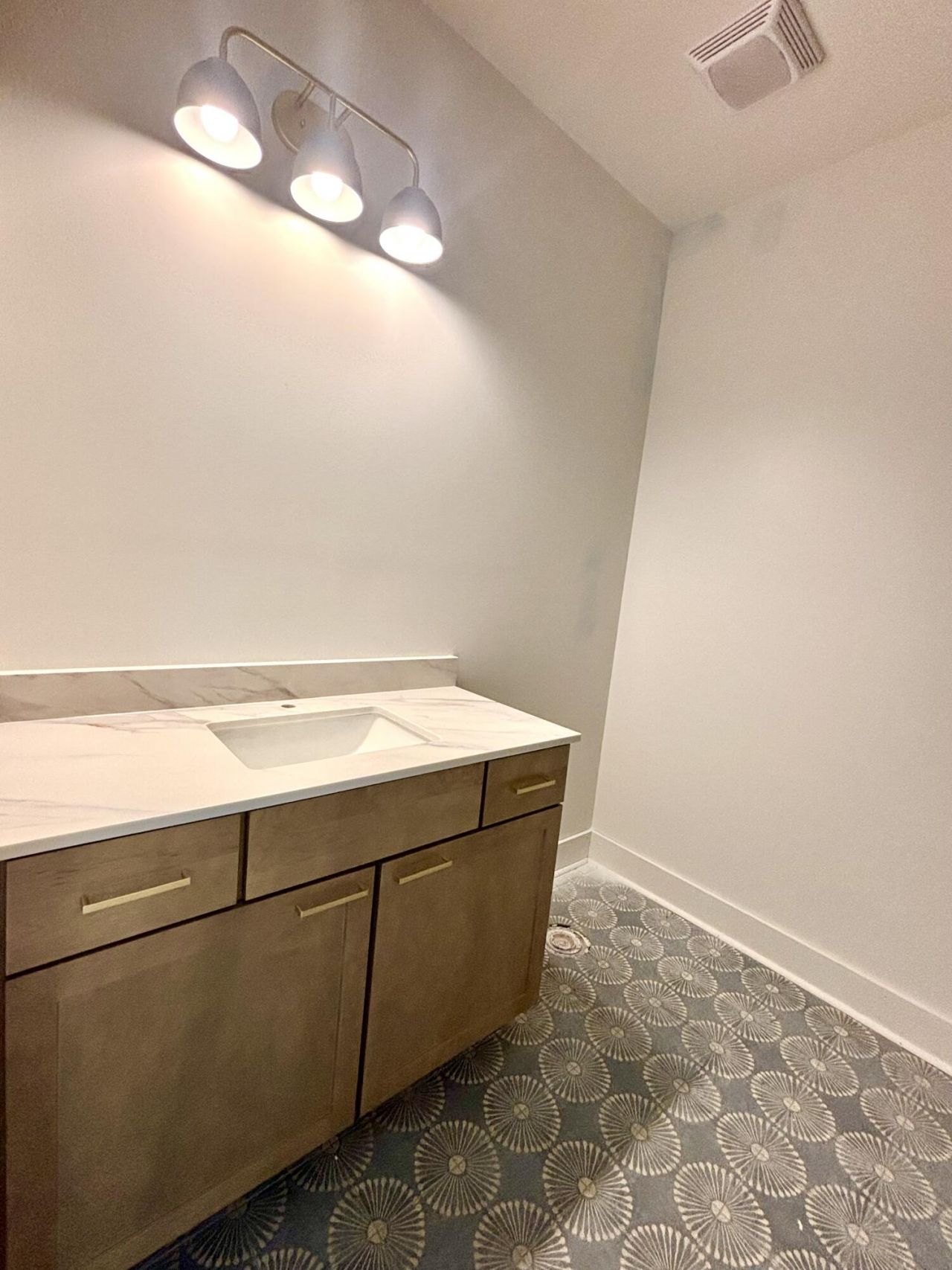 815 Yaupon Drive Photo 24
