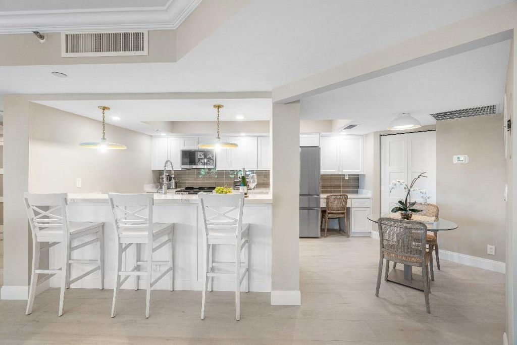 100 SE 5th Avenue, Unit 404, Boca Raton, FL 33432 Photo