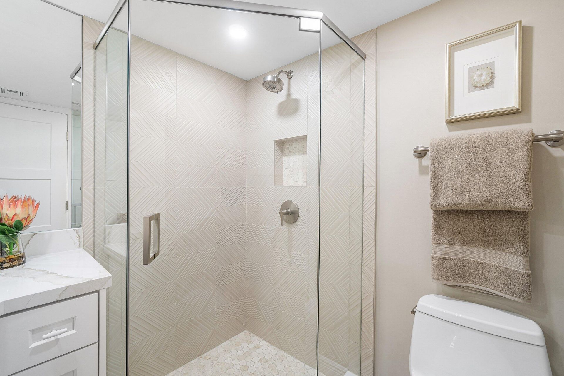 100 SE 5th Avenue, Unit 404, Boca Raton, FL 33432 Photo