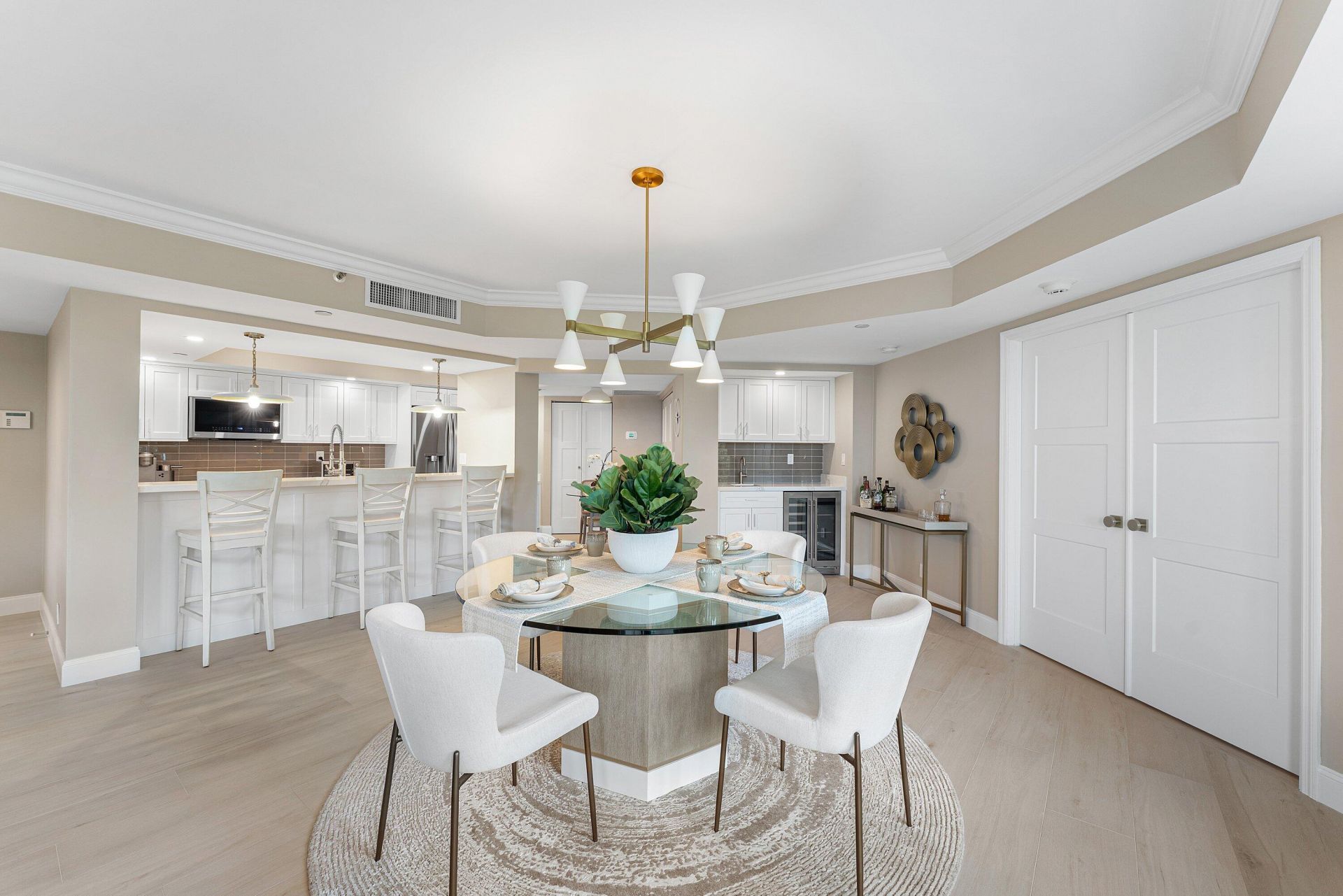 100 SE 5th Avenue, Unit 404, Boca Raton, FL 33432 Photo