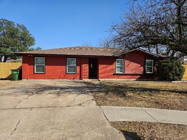 1511 W Mesa Park DR, Round Rock, TX 78664