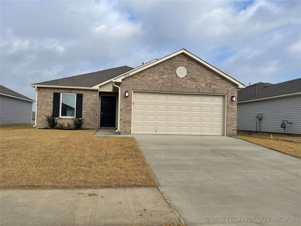 1010 W Lawton Road, Claremore, OK 74019