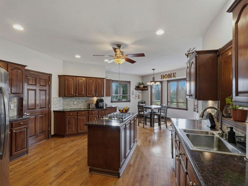 7733 Silver Springs Court, Canal Winchester, OH 43110 Photo 3