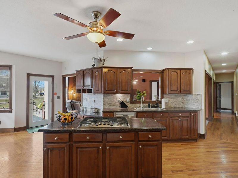 7733 Silver Springs Court, Canal Winchester, OH 43110 Photo 4