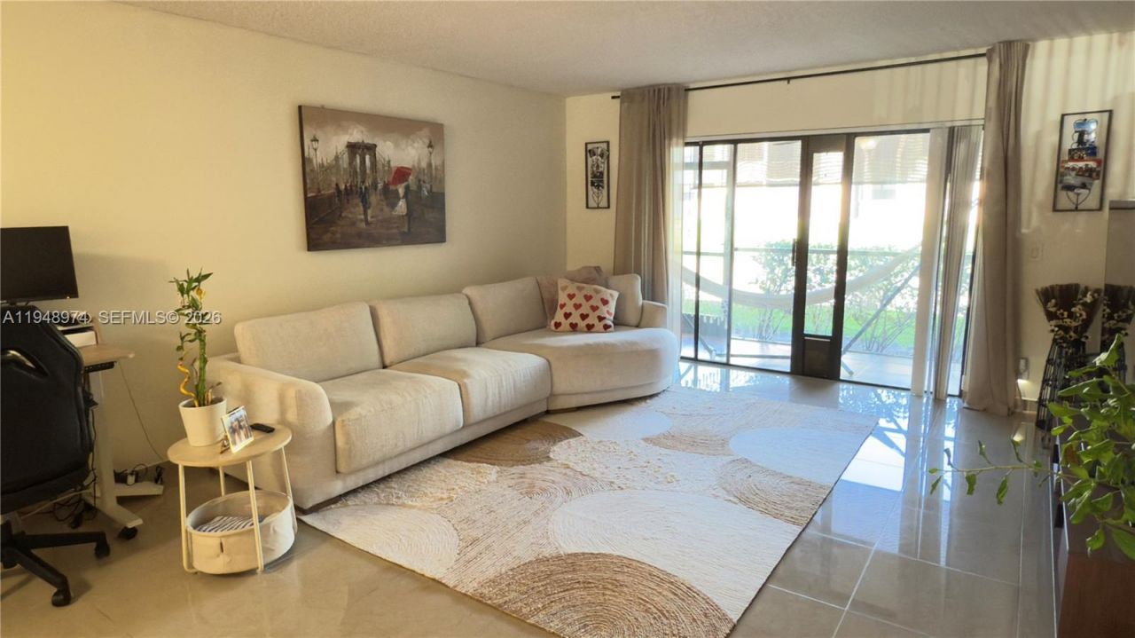 410 Lakeview Dr, Unit 103, Weston, FL 33326 Photo