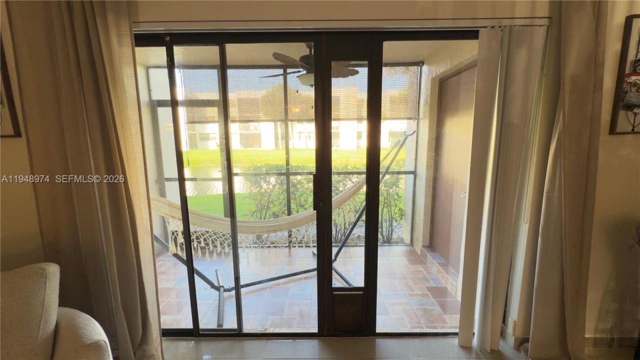 410 Lakeview Dr, Unit 103, Weston, FL 33326 Photo