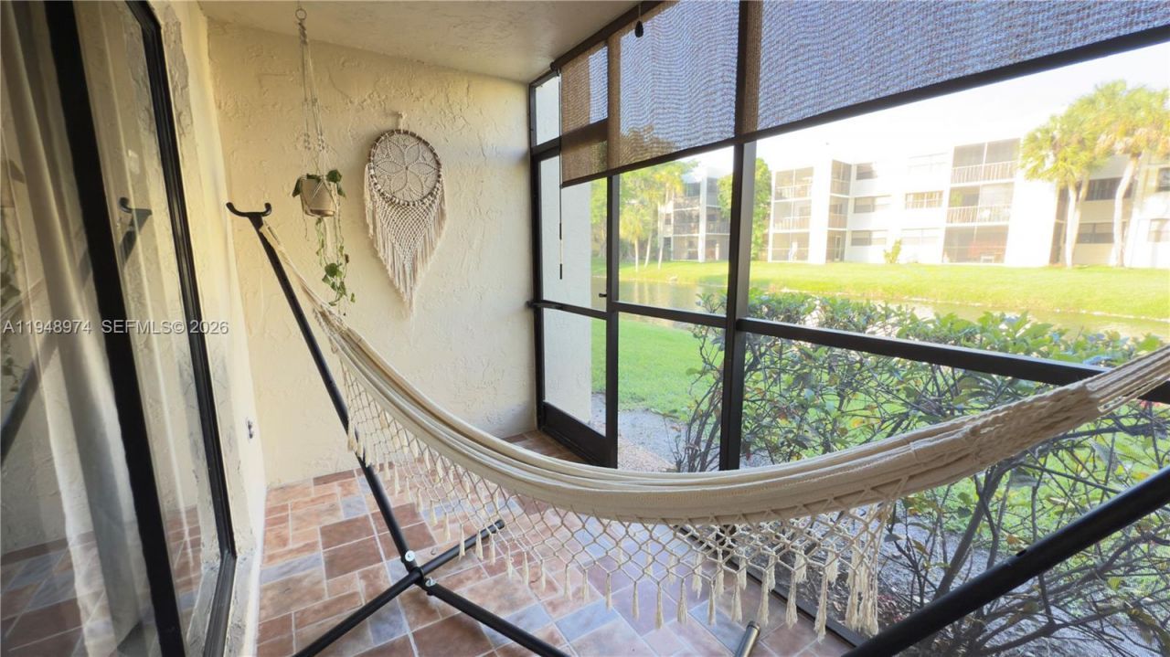 410 Lakeview Dr, Unit 103, Weston, FL 33326 Photo