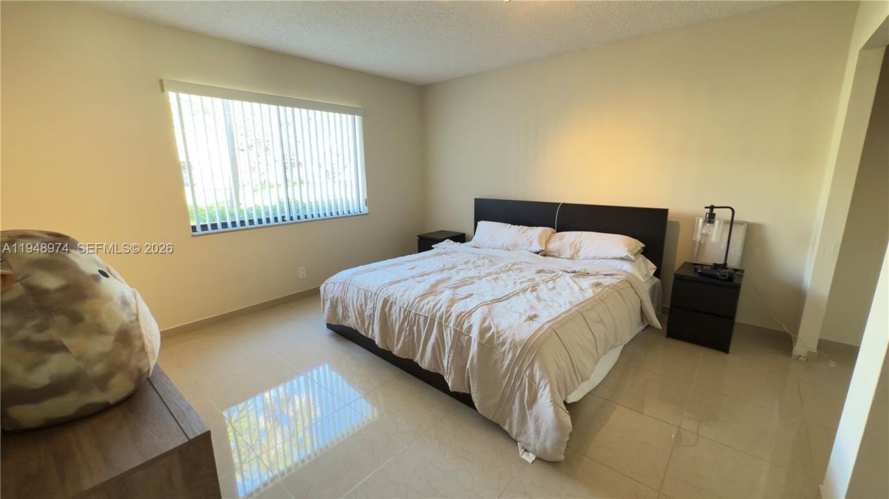 410 Lakeview Dr, Unit 103, Weston, FL 33326 Photo