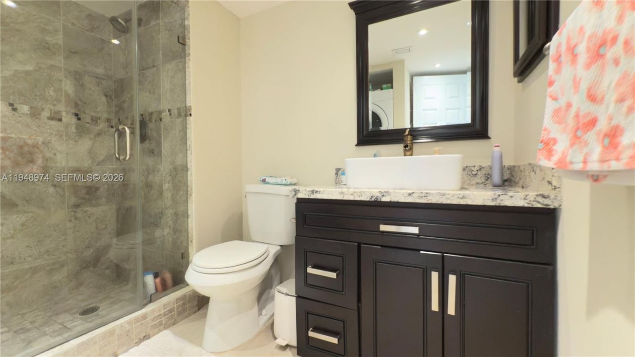 410 Lakeview Dr, Unit 103, Weston, FL 33326 Photo