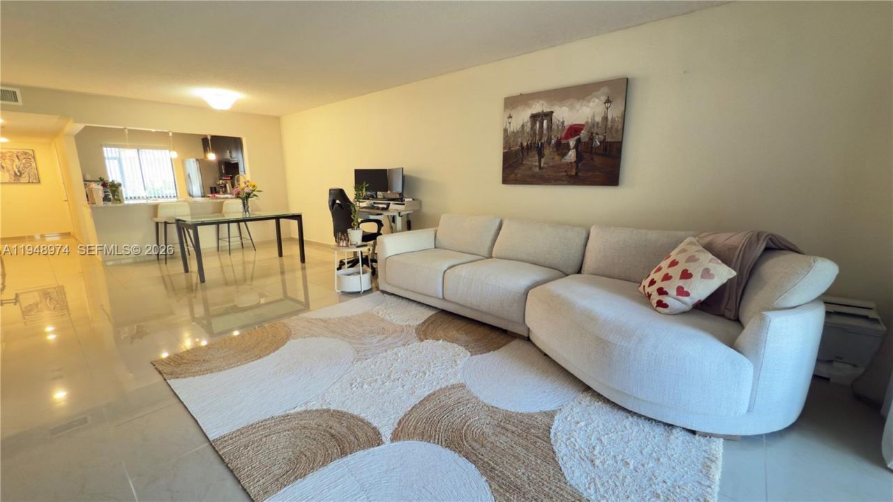 410 Lakeview Dr, Unit 103, Weston, FL 33326 Photo